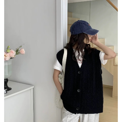 【女裝】韓版oversize針織V領麻花排扣背心(黑F)