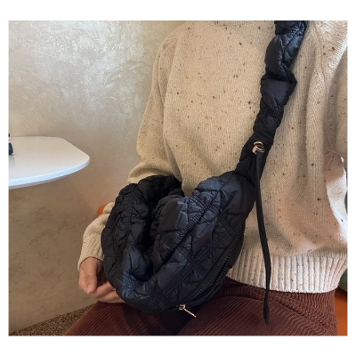  Carlyn 抽繩褶皺羽絨包 韓國正品